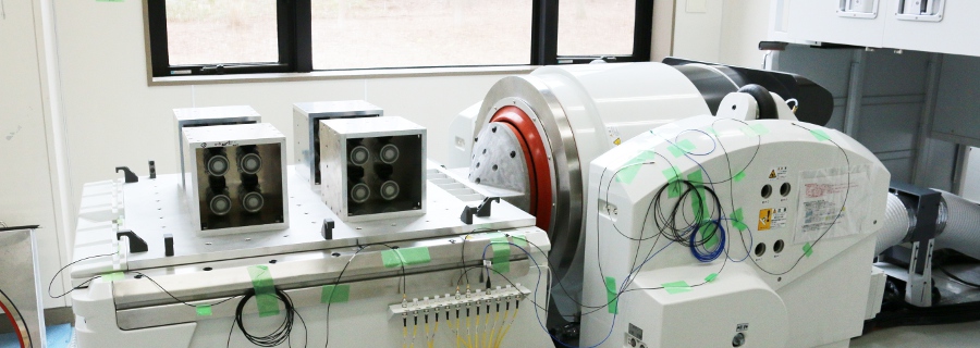 複合環境試験装置（恒温恒湿槽付き振動試験機）